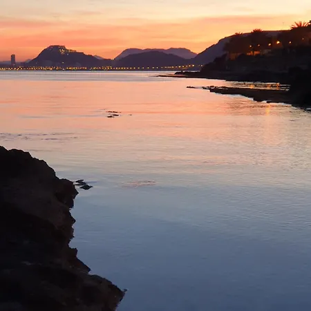 El Barrio , Playa Y Casco Antiguo *